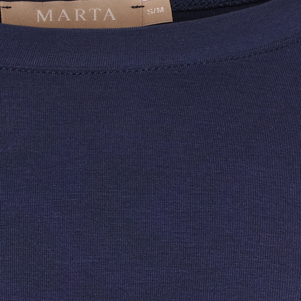 MARTA DU CHATEAU Marta du Chateau dam blus topp MdcElissa solid 7914 Top Navy