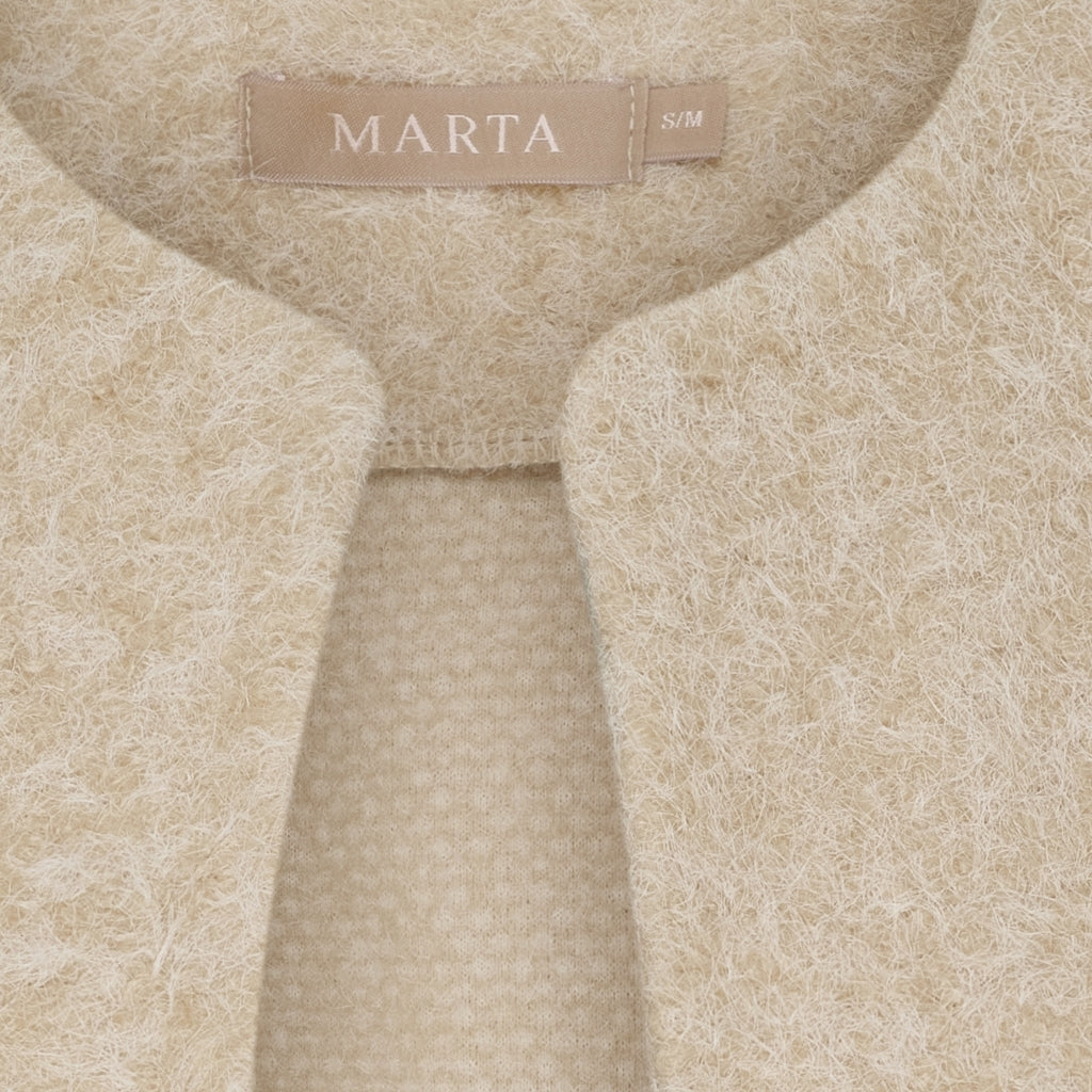 MARTA DU CHATEAU Marta du Chateau dam stickad väst MdcCapella 7600 Knit Vest Beige